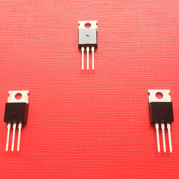 國產(chǎn)自主核心技術(shù)的場(chǎng)效應管：FHD9540，適用于電動(dòng)車(chē)儀表盤(pán)